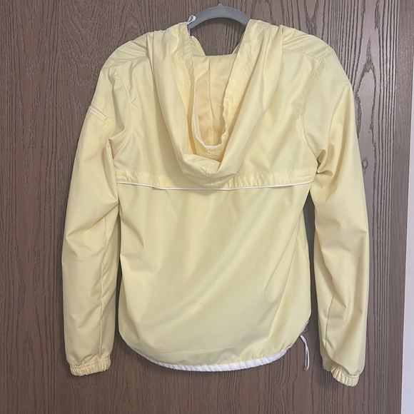 Pale yellow vintage Reebok raincoat. - Picture 3 of 5